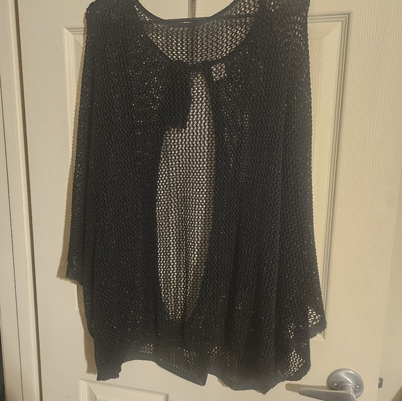 Poncho - Picture 9 of 9